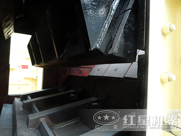 反擊式破碎機局部圖