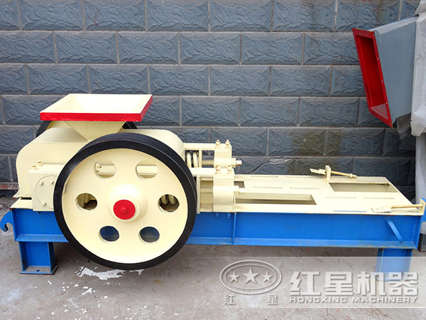 對(duì)輥粉碎機(jī)
