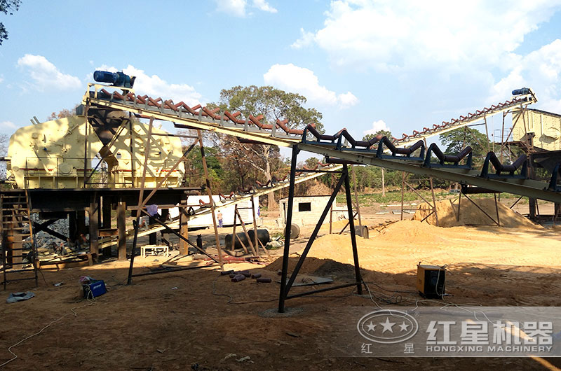 石頭破碎機(jī)生產(chǎn)現(xiàn)場(chǎng)圖