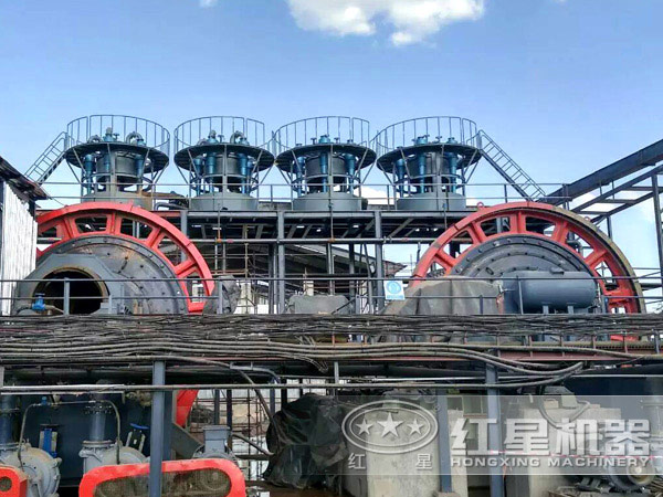 節(jié)能環(huán)保球磨機生產(chǎn)現(xiàn)場實拍 節(jié)能環(huán)保球磨機生產(chǎn)現(xiàn)場實拍