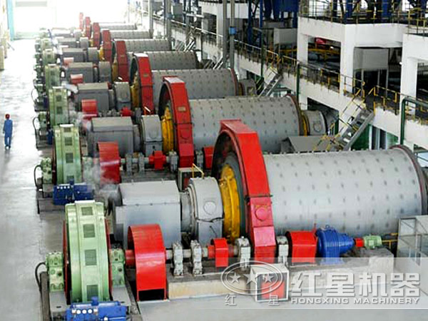 節(jié)能環(huán)保球磨機生產(chǎn)現(xiàn)場實拍 節(jié)能環(huán)保球磨機生產(chǎn)現(xiàn)場實拍
