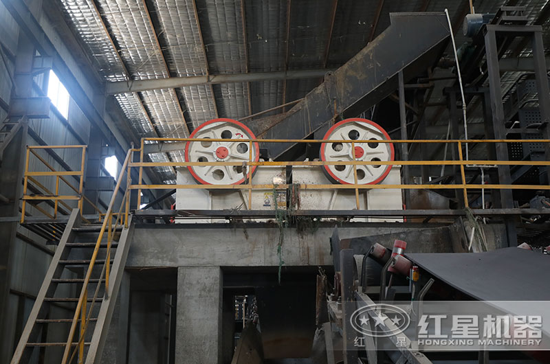 細鄂破機作業(yè)現(xiàn)場 細鄂破機作業(yè)現(xiàn)場