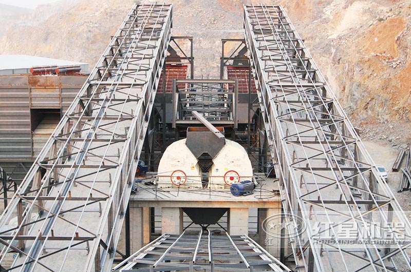 錘式破碎機(jī)生產(chǎn)現(xiàn)場實(shí)拍