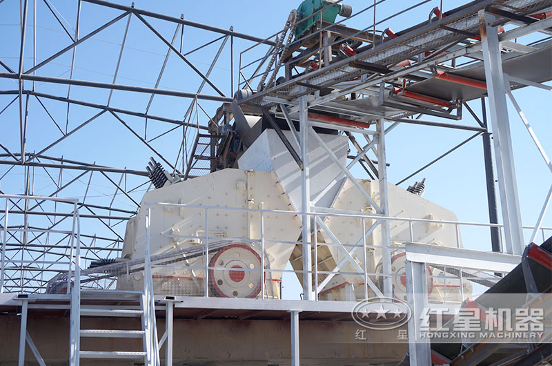 1820反擊破碎機(jī)作業(yè)現(xiàn)場(chǎng)