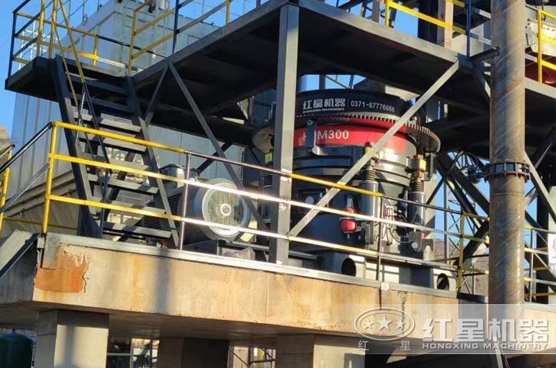 圓錐破碎機(jī)現(xiàn)場