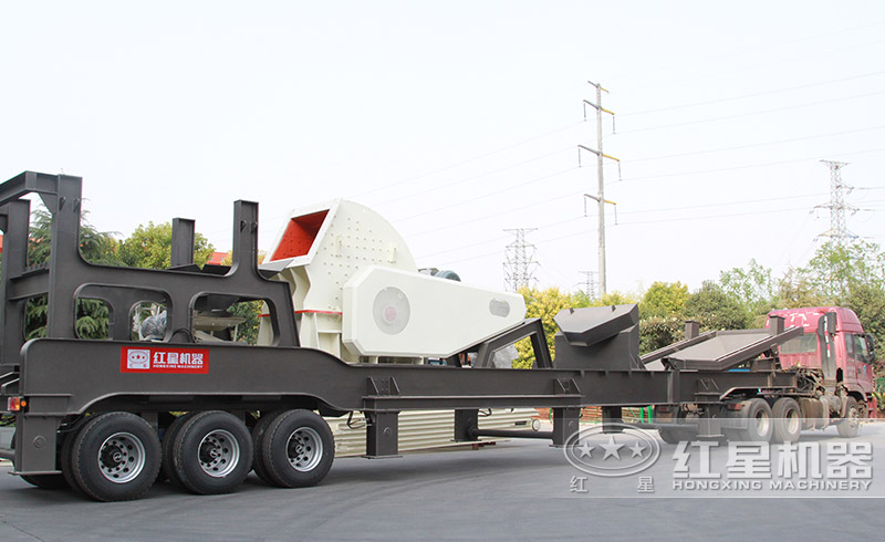 移動(dòng)式重錘碎石機(jī)發(fā)貨現(xiàn)場(chǎng)