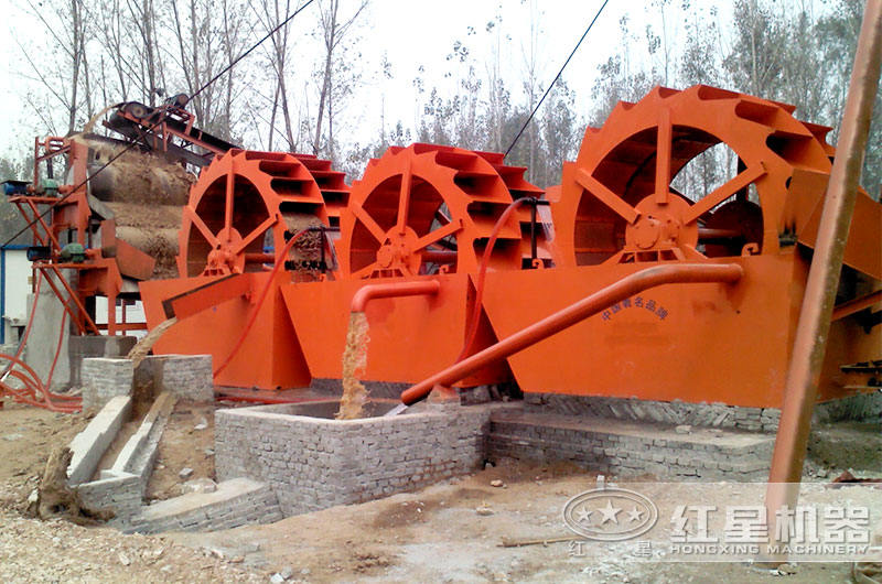 河沙洗沙設備作業(yè)現(xiàn)場