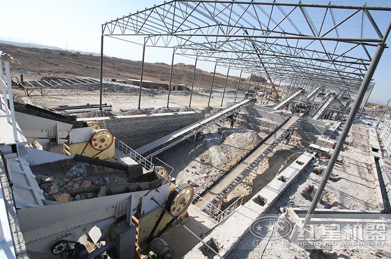 顎式破碎機(jī)作業(yè)現(xiàn)場圖 顎式破碎機(jī)作業(yè)現(xiàn)場圖