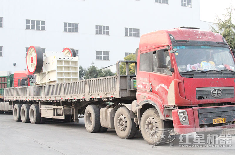 400噸碎石機設備發(fā)貨 400噸碎石機設備發(fā)貨