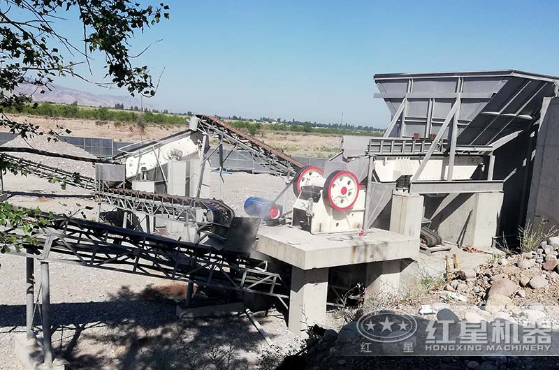 PE-500×750顎式破碎機(jī)作業(yè)現(xiàn)場圖 PE-500×750顎式破碎機(jī)作業(yè)現(xiàn)場圖
