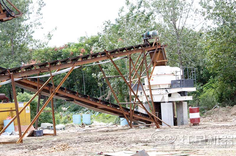 安徽客戶河卵石制砂機生產(chǎn)現(xiàn)場圖