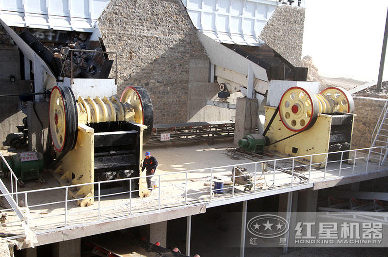 兩臺(tái)57顎破機(jī)助力大型砂石廠生產(chǎn) 兩臺(tái)57顎破機(jī)助力大型砂石廠生產(chǎn)