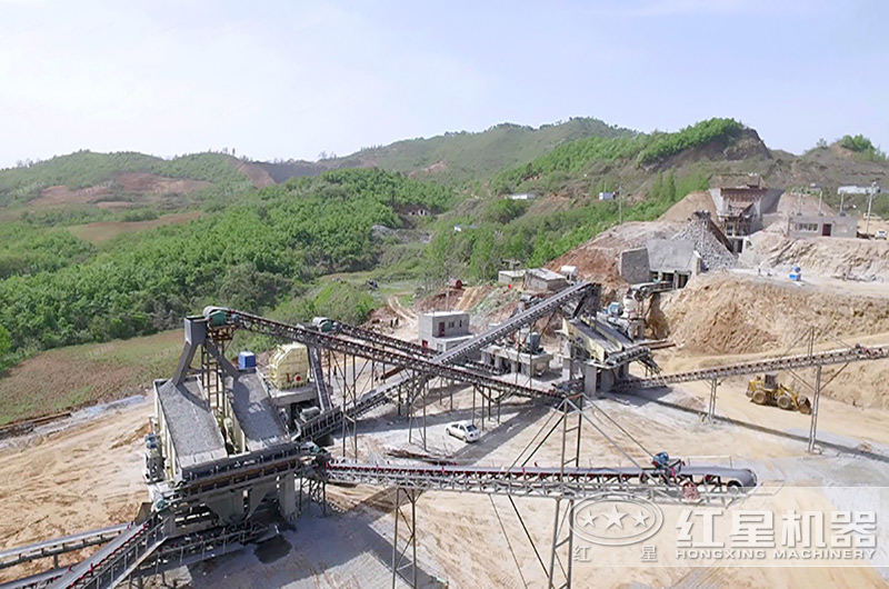 時產(chǎn)500噸大型沙場設(shè)備配置現(xiàn)場
