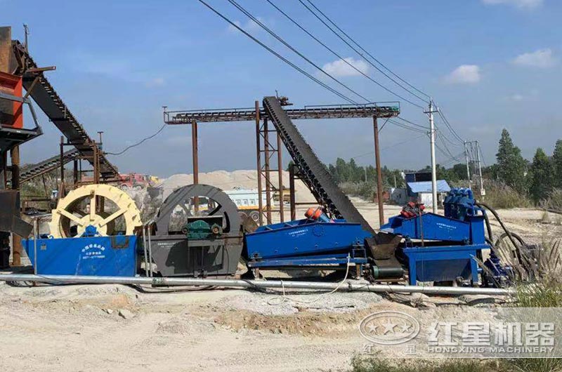 配置兩臺洗沙設(shè)備，提高經(jīng)濟收益