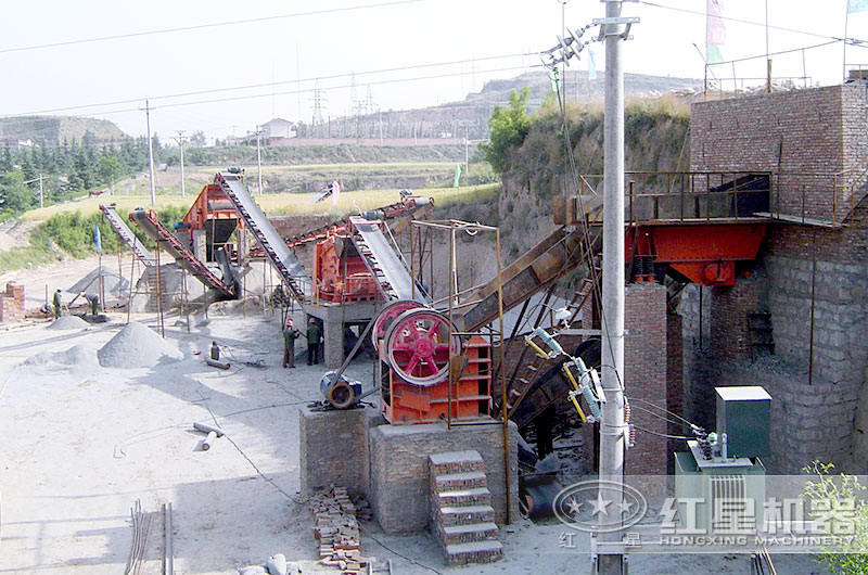 砂石生產(chǎn)現(xiàn)場(chǎng) 砂石生產(chǎn)現(xiàn)場(chǎng)