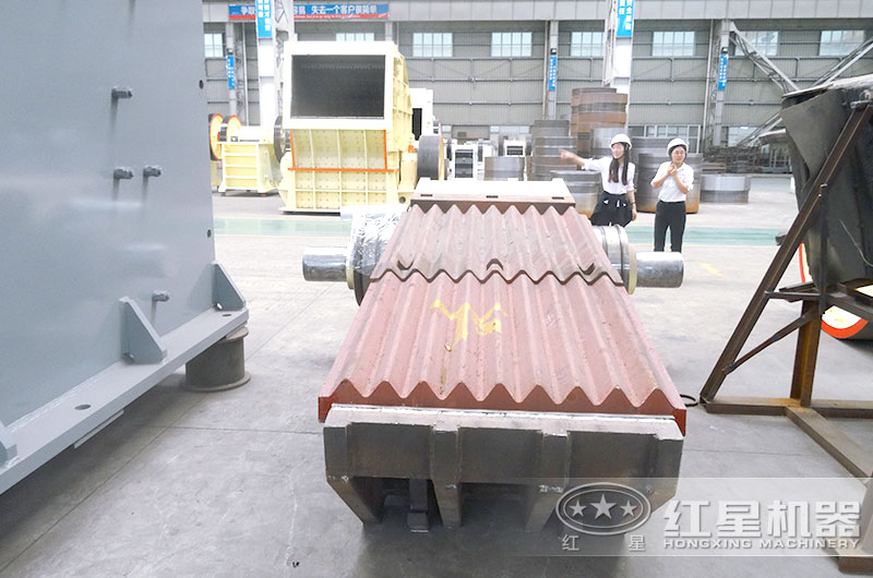 顎式破碎機(jī)的顎板 顎式破碎機(jī)的顎板
