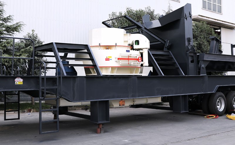 河卵石移動(dòng)制砂機(jī)廠區(qū)實(shí)拍圖 河卵石移動(dòng)制砂機(jī)廠區(qū)實(shí)拍圖