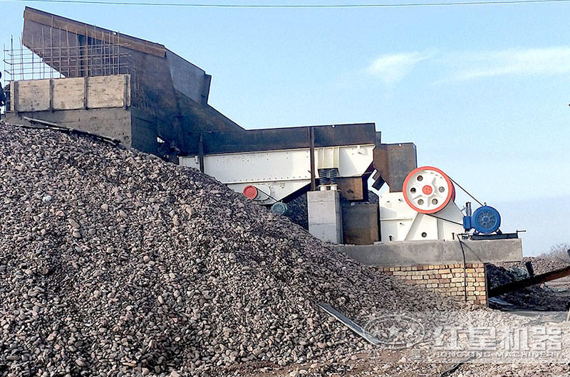 大石頭破碎機(jī)生產(chǎn)現(xiàn)場 大石頭破碎機(jī)生產(chǎn)現(xiàn)場