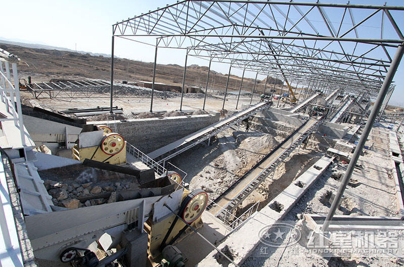 大型打石機(jī)生產(chǎn)現(xiàn)場(chǎng) 大型打石機(jī)生產(chǎn)現(xiàn)場(chǎng)