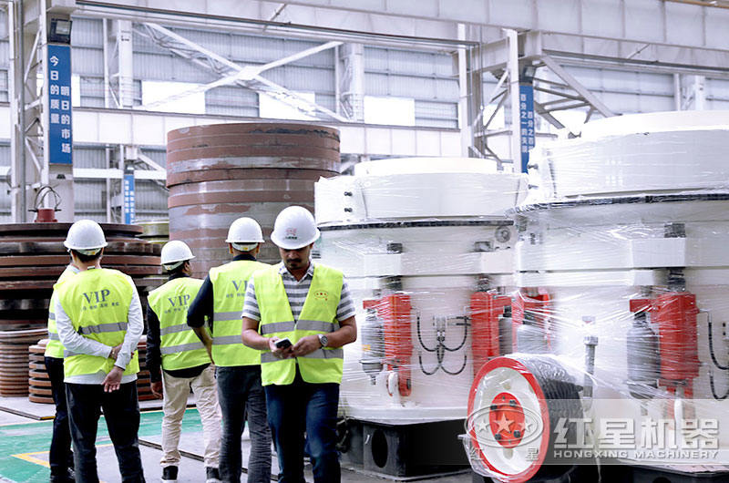 紅星客戶(hù)到廠參觀考察HXHP300圓錐機(jī) 紅星客戶(hù)到廠參觀考察HXHP300圓錐機(jī)