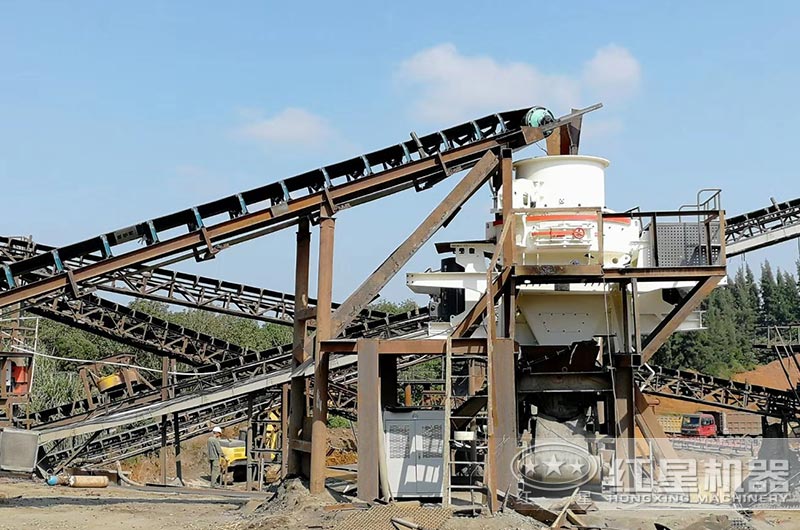 王先生使用HVI制砂機生產(chǎn)的現(xiàn)場 王先生使用HVI制砂機生產(chǎn)的現(xiàn)場