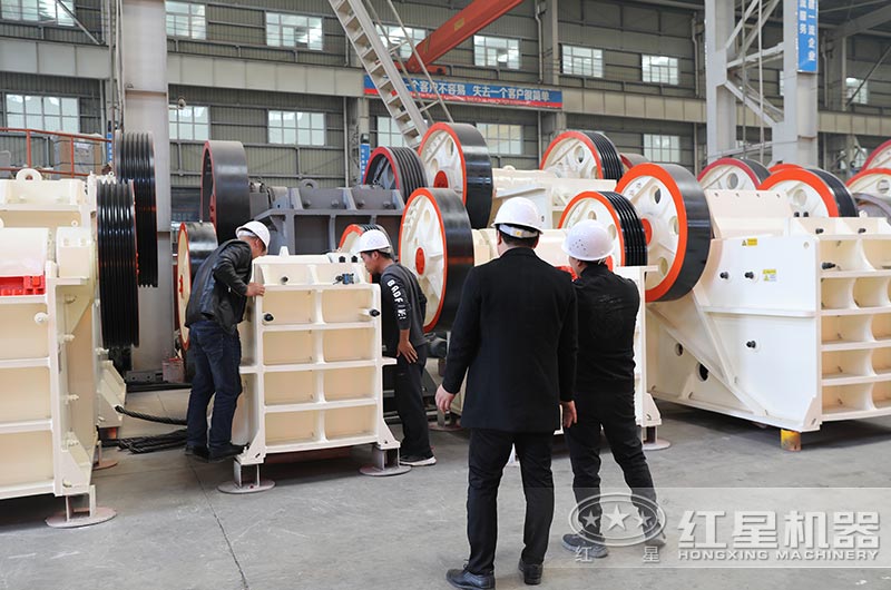 紅星客戶到場參觀考察沙場設(shè)備 紅星客戶到場參觀考察沙場設(shè)備