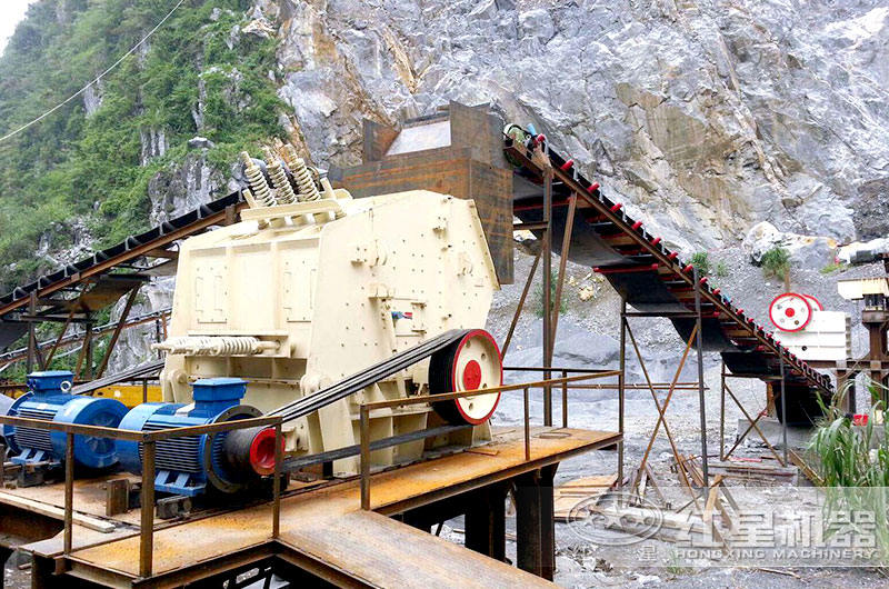 石灰石破碎現(xiàn)場(chǎng) 石灰石破碎現(xiàn)場(chǎng)