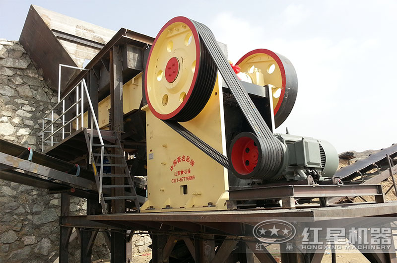 顎式煤炭破碎機(jī)作業(yè)現(xiàn)場 顎式煤炭破碎機(jī)作業(yè)現(xiàn)場