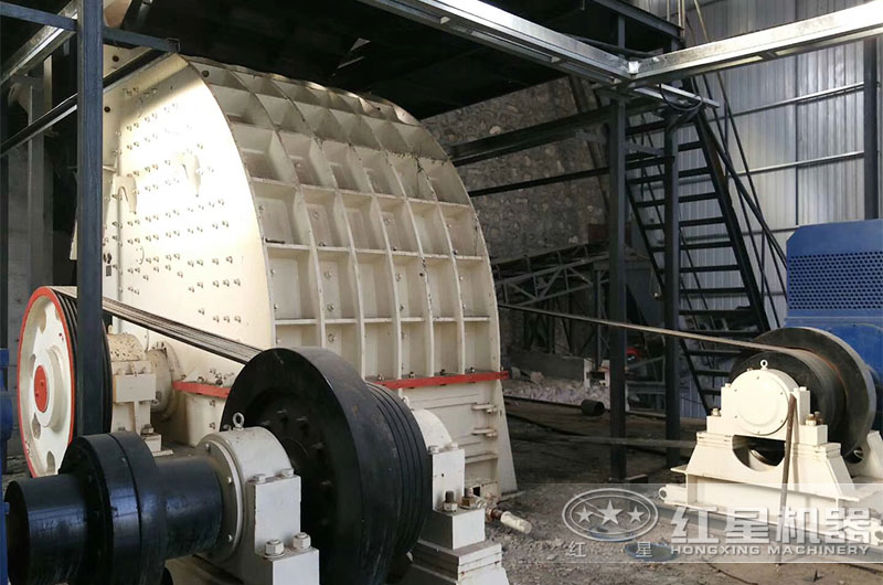 錘式煤炭破碎機(jī)作業(yè)現(xiàn)場 錘式煤炭破碎機(jī)作業(yè)現(xiàn)場