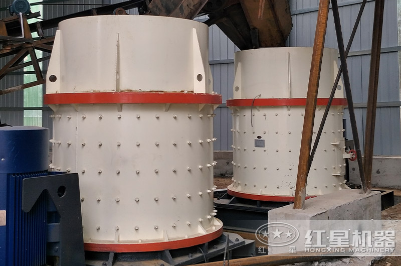 復(fù)合式煤炭破碎機(jī)作業(yè)現(xiàn)場 復(fù)合式煤炭破碎機(jī)作業(yè)現(xiàn)場